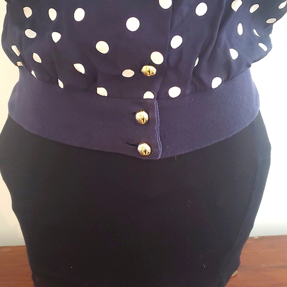 4/$20 Vintage polka dot top - Picture 3 of 3